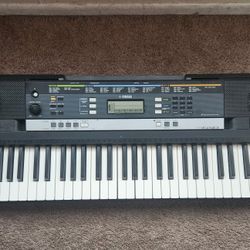 Yamaha Piano E243 61 Keys Portable Batteries Midi