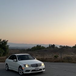  C300 Mercedes Benz Sport Trim