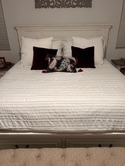 Comforter Set, Picture, Candles & Decor
