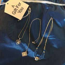 Jewelry & Gifts SILVER 💎❄️💍Necklaces come visit Eva's page 🎉💎