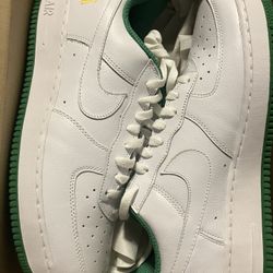 Men’s Nike Air Force Ones 