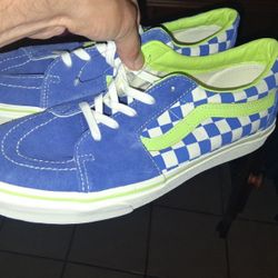 vans size 10.5 shoes 40 dollar each cada una 