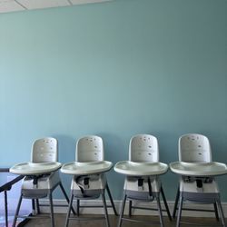 4 High Chairs 