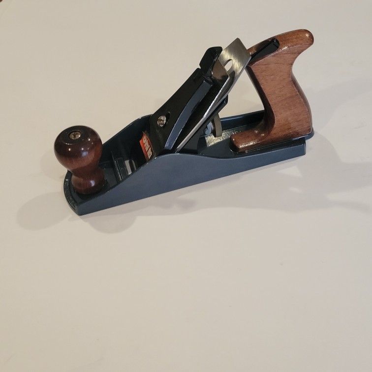 Great Neck C4 Bench Jack Plane Wood Plane Shaving Plane 9" Long 2" Cut 
USA Made. Perfect shape, never been used, please see photos for details. 
. We