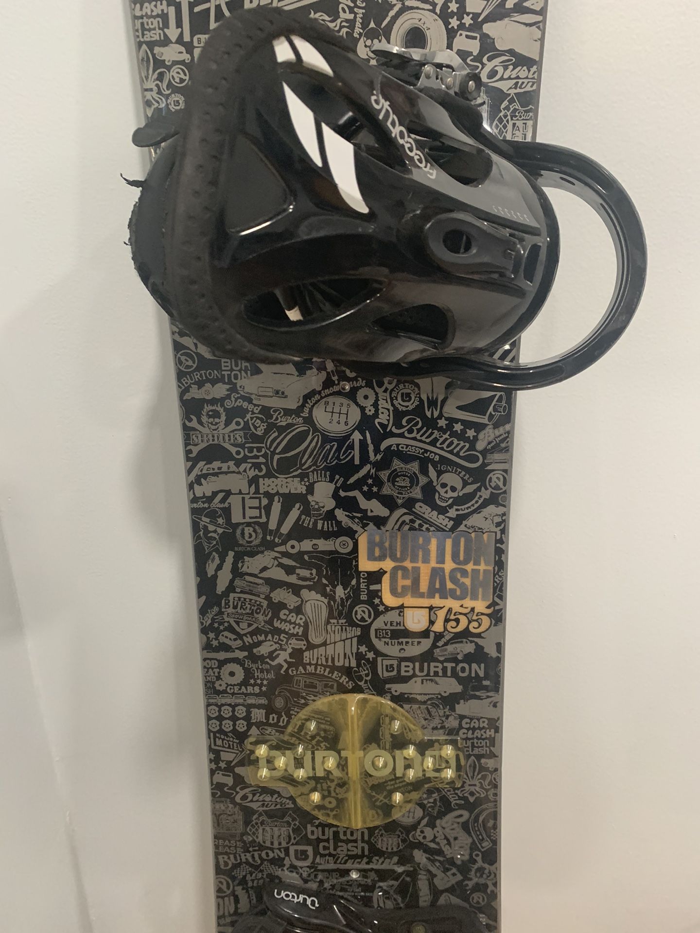 Burton Clash 155 Snowboard With Bindings for Sale in Fairfax, VA OfferUp