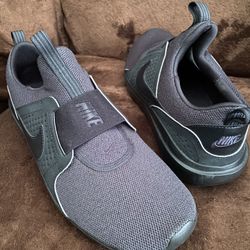 Nike AD Flexible Shoes  Size 13