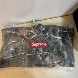 Surpeme Box Logo Hooded Sweatshirt (FW25) Read Description