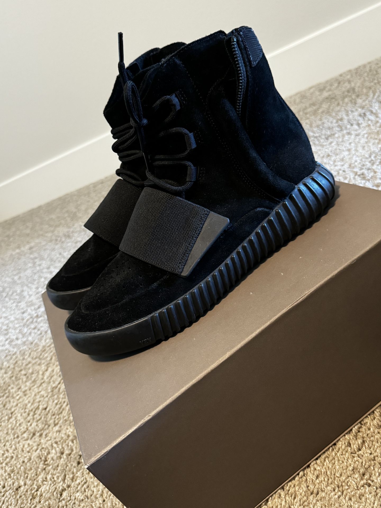 Yeezy 750 Triple Black