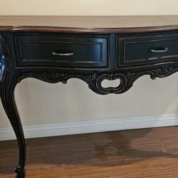 Thomasville Large Beautiful Mahoney Sofa Table