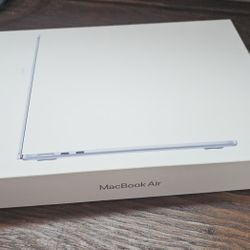 MacBook Air M4 13" 16GB/256GB, Tahoe - 4 Cycles on Batt!!!