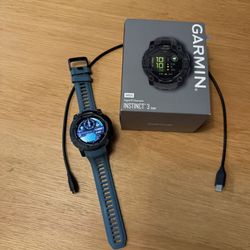 Garmin Instinct® 3 50mm, AMOLED Display.