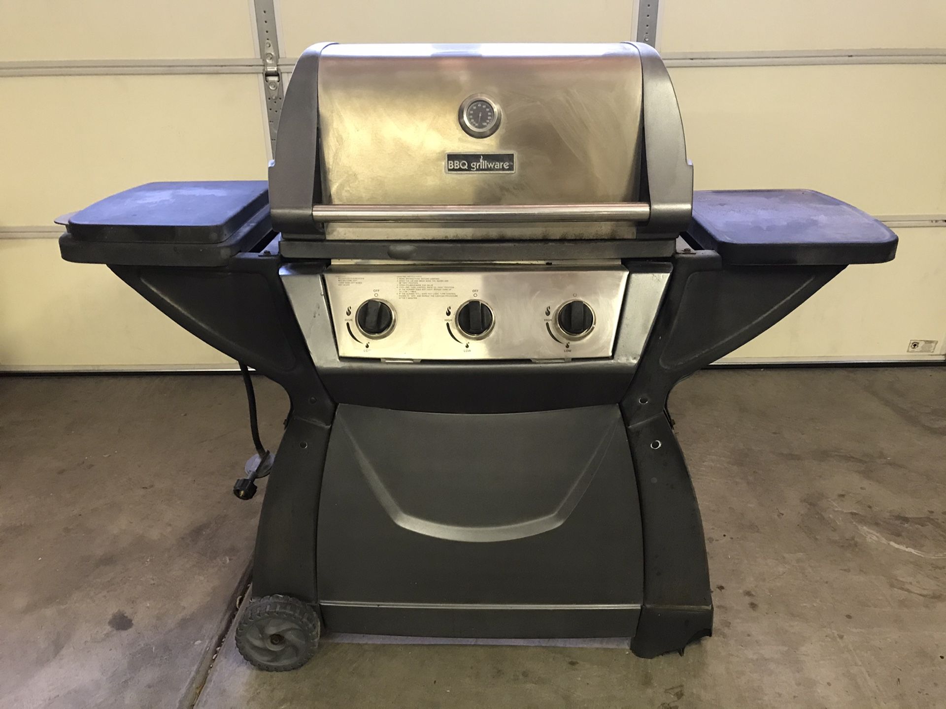 BBQ Grill - 3 burner with side burner