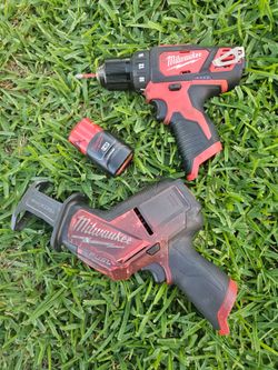 Milwaukee M12 Drill and Hackzall Reciprocating Saw Set
