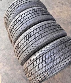 215-45/17 Brisgtone Set de Llantas con 80% de vida las 4
