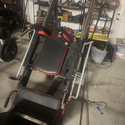 Squat machine/ leg press