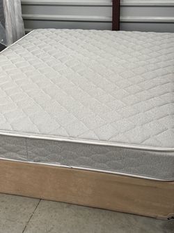 USED QUEEN SIZE MATTRESS ONLY