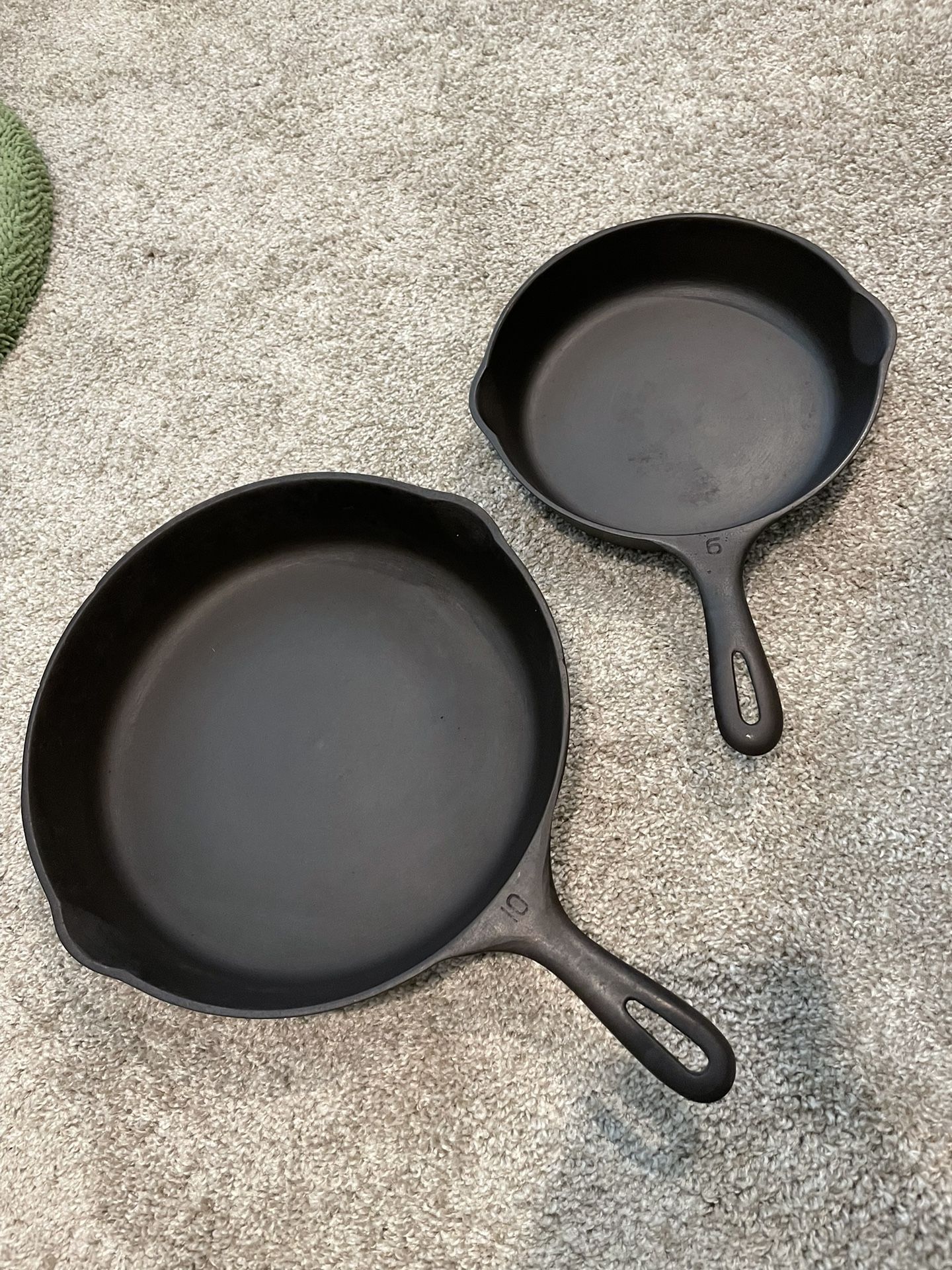 Unmarked Wagner Cast Iron Skillet Pair for Sale in Riverside, CA - OfferUp