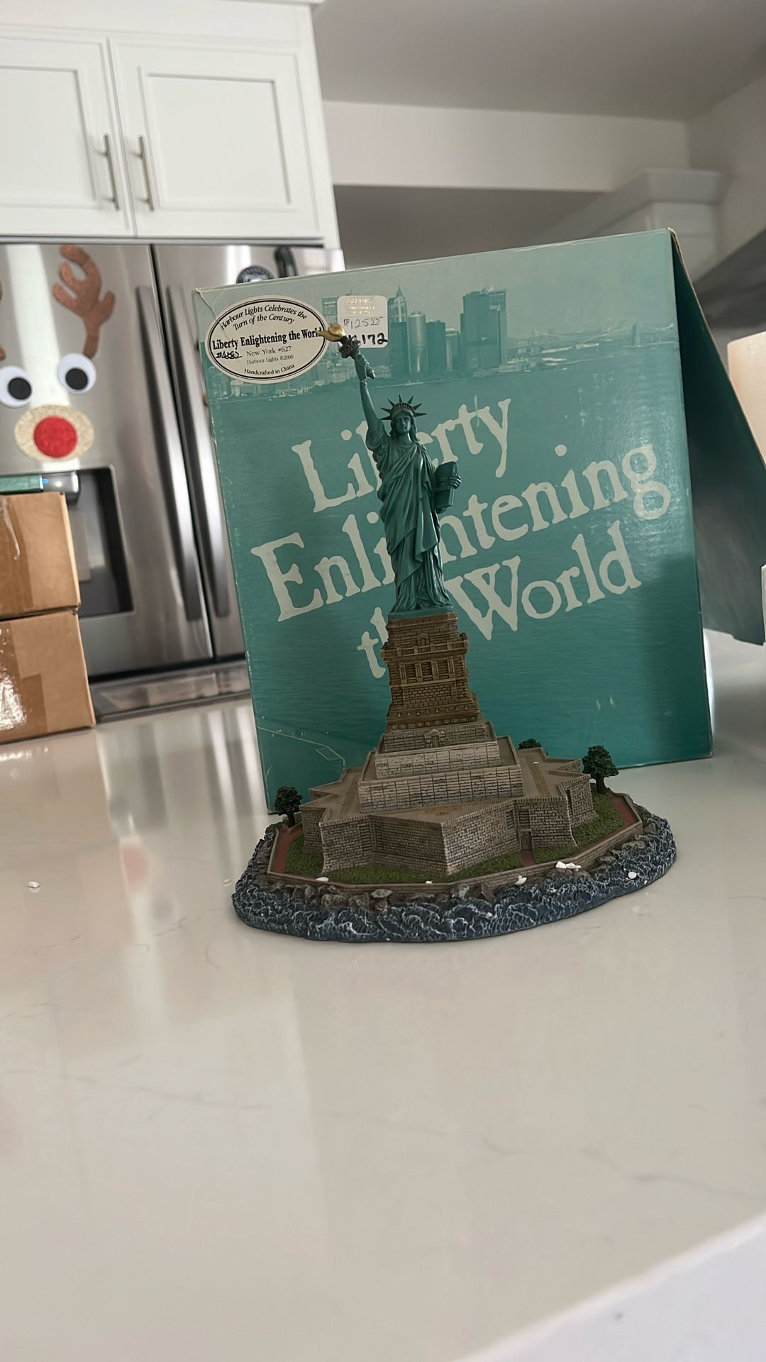 Harbour Lights “Liberty Enlightening the World” #627 (2000) • Statue of Liberty • Turn of the Century Edition • Box 