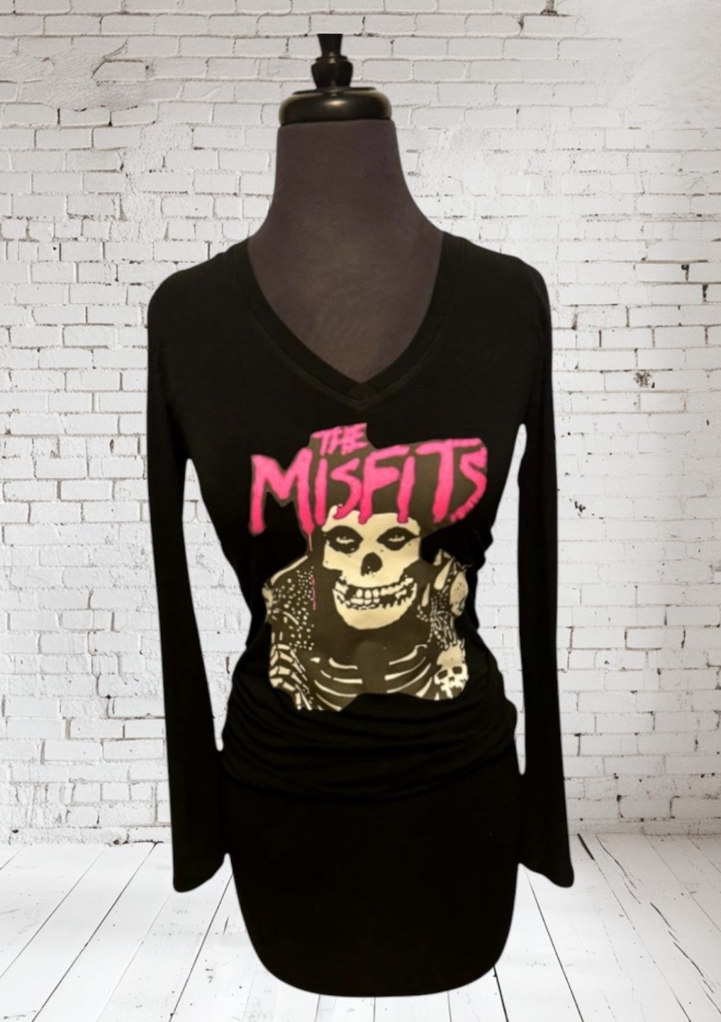 Misfits Long V Neck Black Shirt