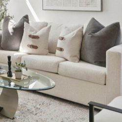 81"    3 Seat   Cushion    Sofa     