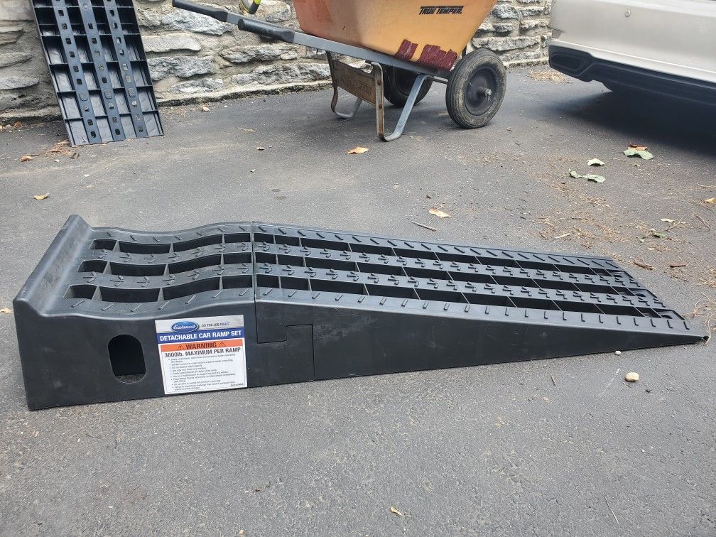 Eastwood Detachable Car Ramp Set