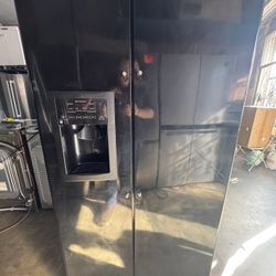 Refurbished Side By Side Black GE 