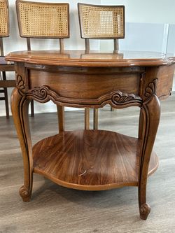French Provincial vintage carved wooden side table / end table with Queen Anne–style legs and a lower shelf