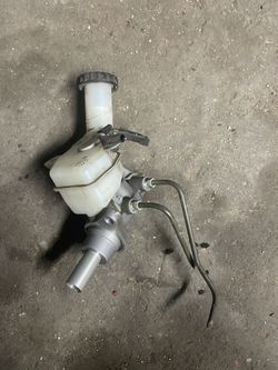 2017 Mitsubishi Lancer Brake Master Cylinder OEM