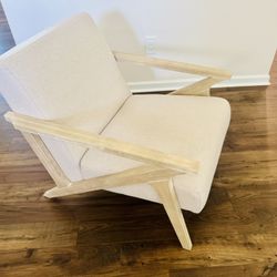 Beautiful Beige Living Room Chairs – Excellent Condition