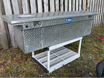 Aluminum truck tool box UWS - LARGE - NO KEYS. L top 70” x Long Bottom 59” xH19.5”xDeep20”.