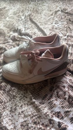 Women’s Jordan size 9