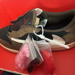 Travis Scotts Jordan 1 Low
