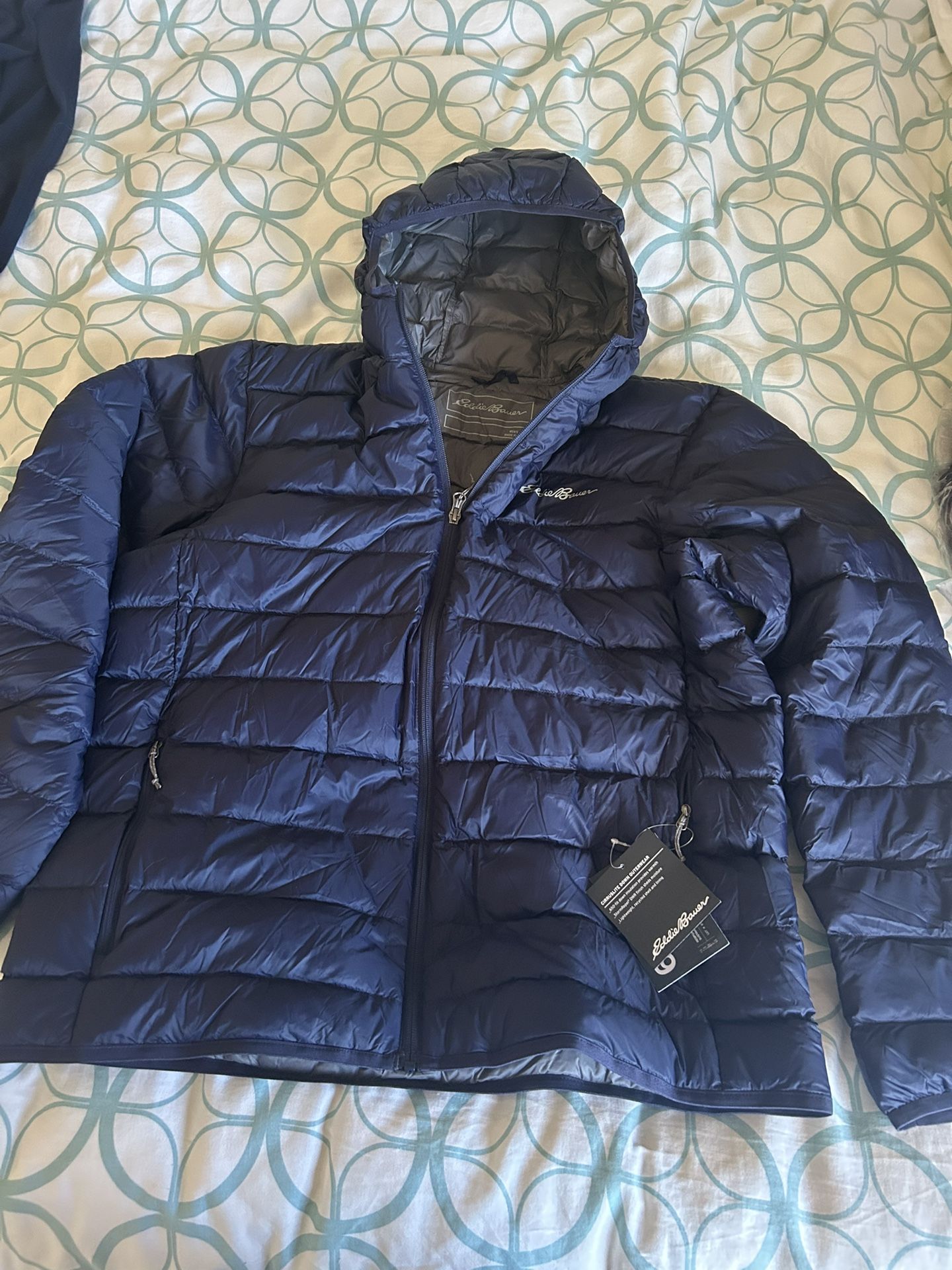 NWT Eddie Bauer CirrusLite Hooded down jacket Large