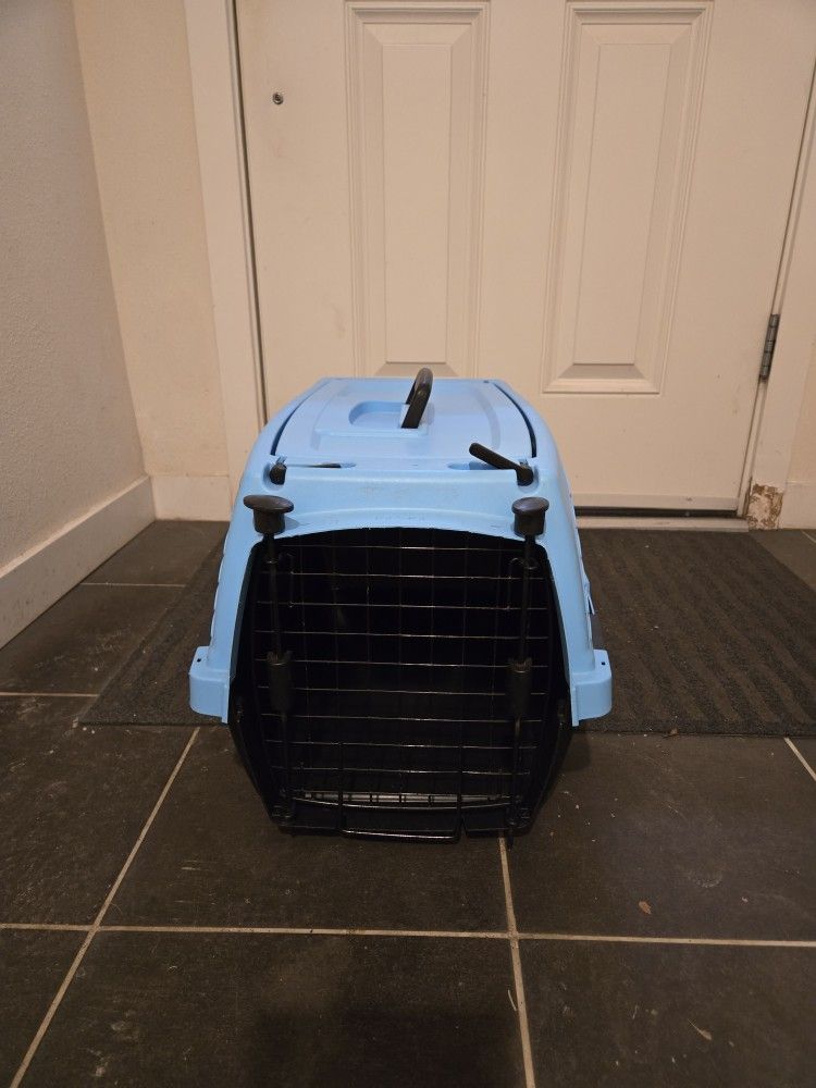 Plastic Portable Pet Kennel