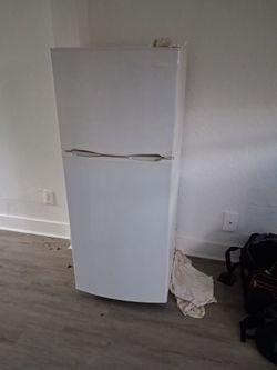 Brand new never used refrigerator