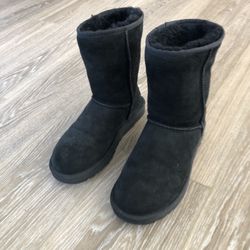 Women’s Ugg Boots Size 6