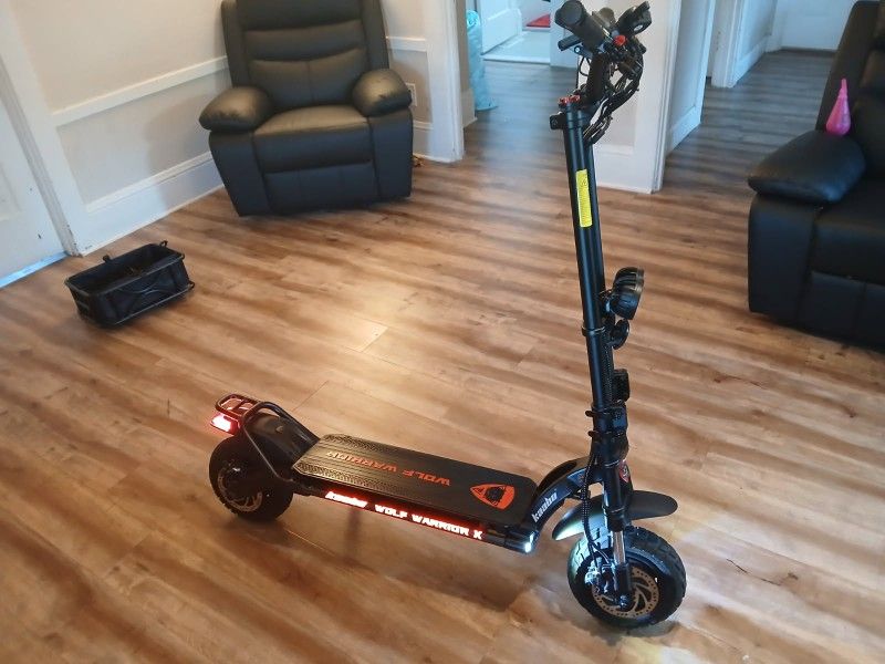 Electric Scooter Wolf Warrior Kaabo Super Fast Like New