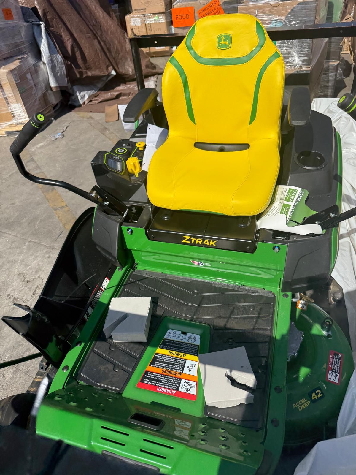 John Deere Z370R Electric 42 in. 3.2 kWh Battery Dual Electric Zero-Turn Riding Mower
