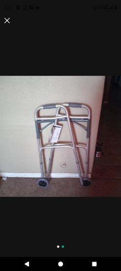 Deluxe Folding Walker