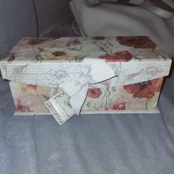 FULLY LOADED DECORATIVE STORAGE BOX