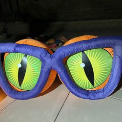 5ft Gemmy Projection Kaleidoscope Evil Eyes Inflatable (3ft Tall)