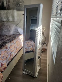 Mirror/ Cabinet