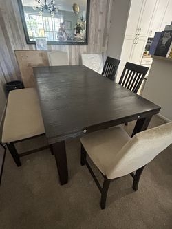 Ashely Finish Table With Extension Leaf