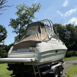 2004 Regal Commodore Boat 