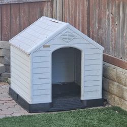 Large Plastic Dog House