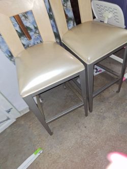 28 invh bar  chairs