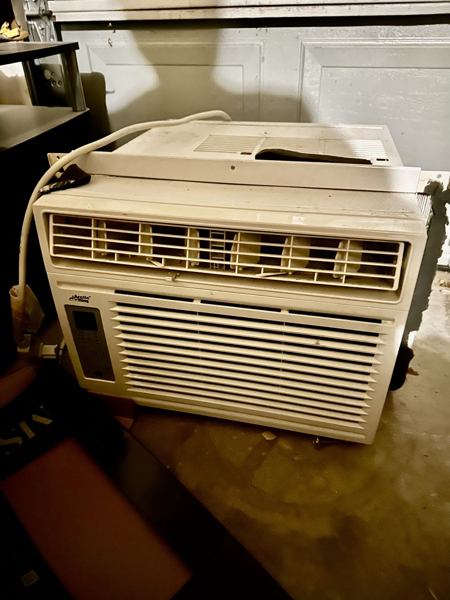 Arctic King Air Conditioner 10,000 BTU