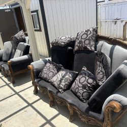 Couches Free!