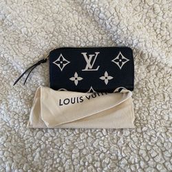 Louis Vuitton Zippy Wallet 