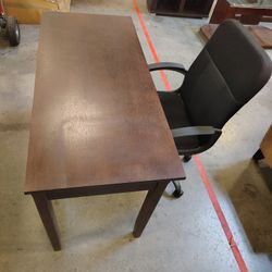 Small Computer Desk With Office Chair 